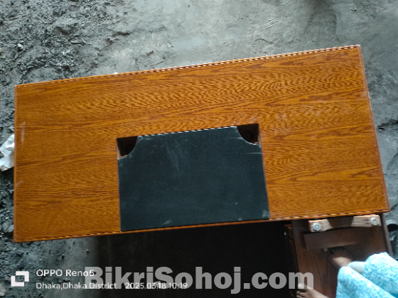 কর্পোরেট অফিস টেবিল